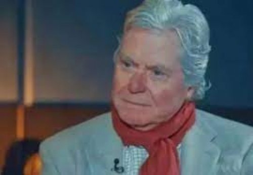 حسين فهمي عشق هذه الفنانة الحسناء اثناء التصوير ولم يصبر فتزوجها فوراً لشدة جمالها !! لن تصدقوا من هي!!