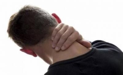 طقطقة الرقبة ضررها أكبر من نفعها