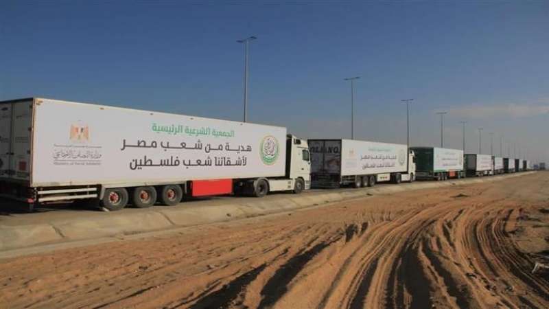 القاهرة الإخبارية: 47 شاحنة مساعدات دخلت قطاع غزة اليوم عبر معبر رفح