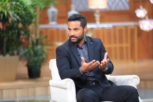 الموت يفجع كريم فهمي باقرب الناس على قلبه