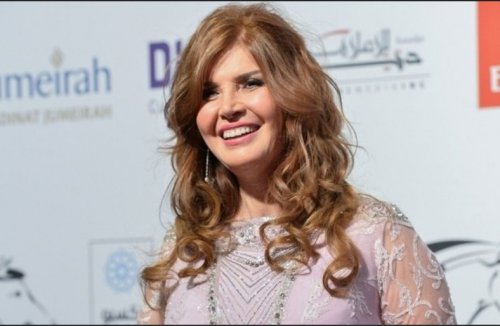 كأنها شبحة خرج من المقابر..إطلالة مفزعة ومخيفة للنجمة المصرية ميرفت أمين بعمر الـ 80.. تغيرت 180 درجة اليوم.. (صورة)