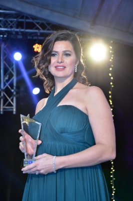 يسرا اللوزي ظهرت بدون مكياج حتى تعطي الثقة للفتيات والجمهور: "ياريتك ماعملتي كده"