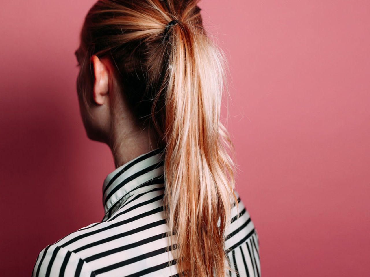 4 تسريحات شعر ممكن تسبب لك الصداع