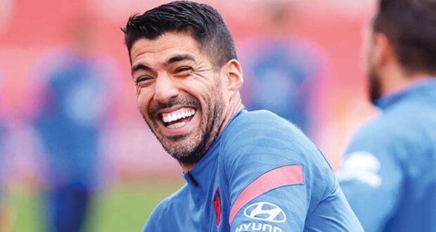 سواريس فـي تشكيلة الأوروجواي لمواجهة صديقه ميسي