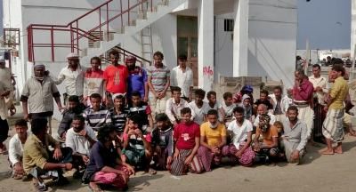 أخبار اليمن : وصول 54 صياداً إلى الحديدة بعد احتجازهم في إريتريا