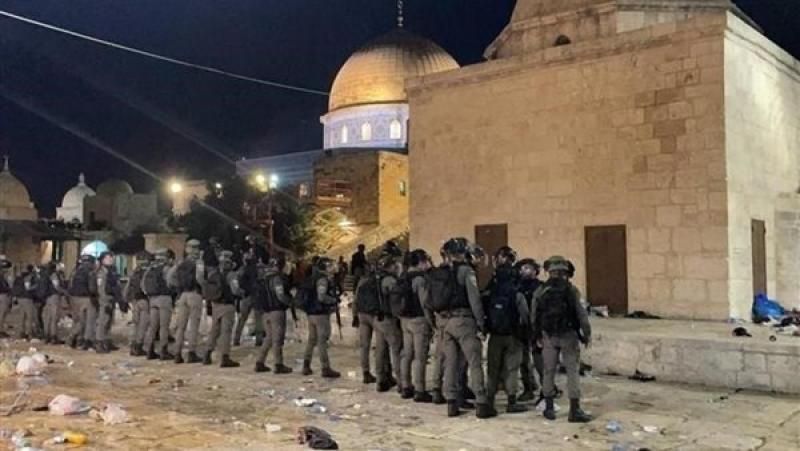 تحت حماية الاحتلال.. عشرات المستعمرين الإسرائيليين يقتحمون المسجد الأقصى