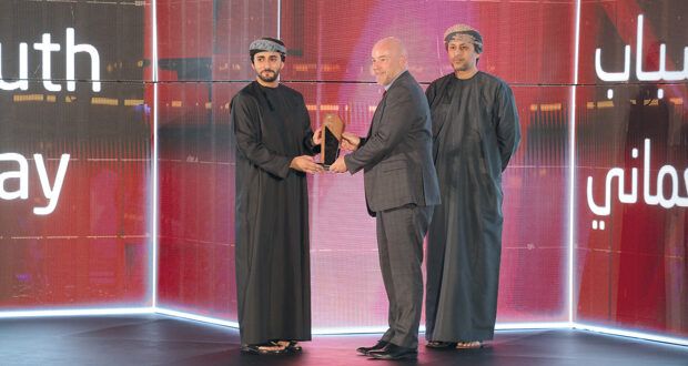 تكريم أوكسي عمان فـي احتفالات يوم الشباب العماني