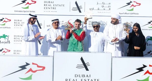 الحصان جوهر للخيالة السلطانية يفوز بالمركز الأول على مضمار الشارقة