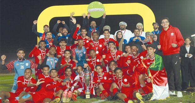 الأحمر المدرسي يتوج بلقب البطولة المدرسية العربية بمصر
