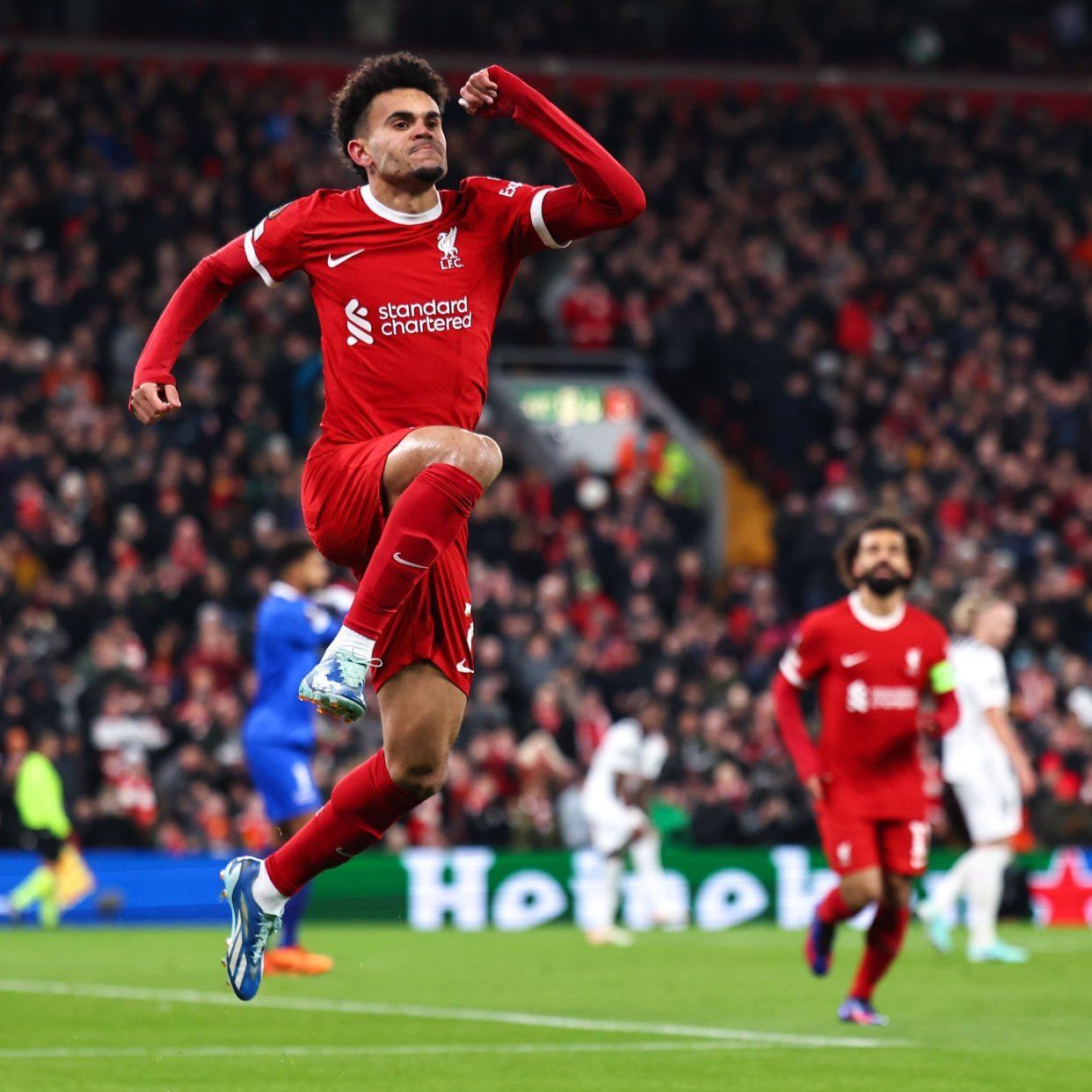 محمد صلاح يصنع تقدم ليفربول ضد لاسك لينز بهدفين فى شوط مثير.. فيديو