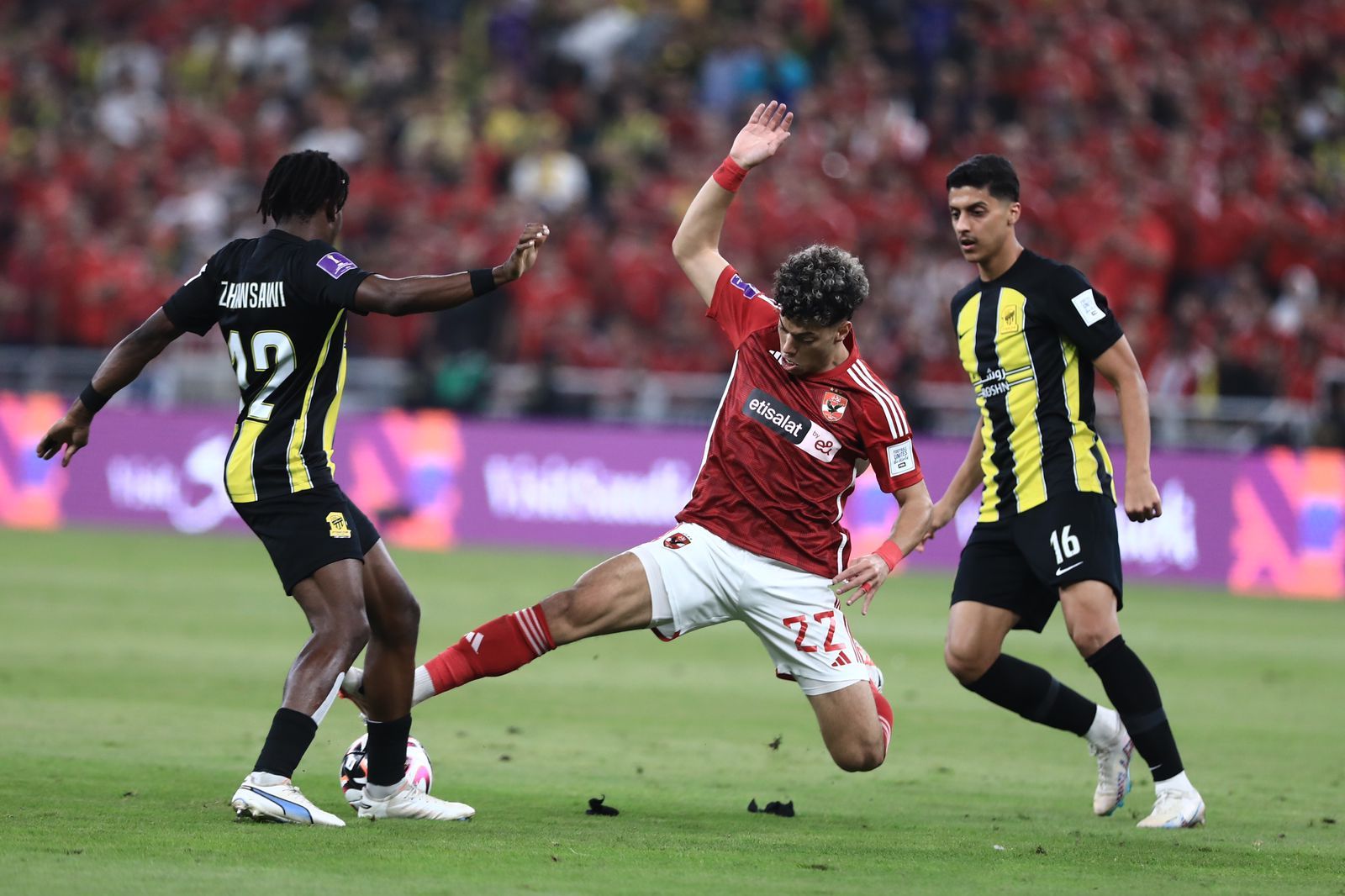 علي معلول يحرز الهدف الأول أمام اتحاد جدة فى كأس العالم للأندية