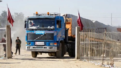 وصول أول شاحنة مساعدات أردنية إلى غزة عبر جسر الملك حسين