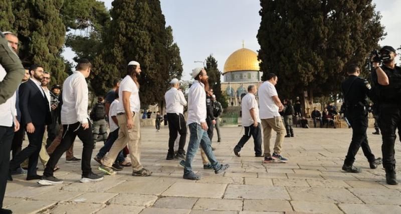 عشرات المستوطنين يقتحمون المسجد الأقصى