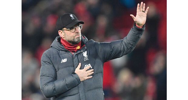 فـي الدوري الإنجليزي .. صراع محتدم متواصل على الصدارة بين أرسنال وليفربول