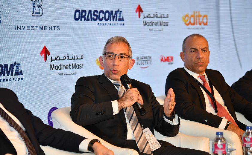 في الجلسة الثانية من مؤتمر دوت الخليج: أيهما فرس الرهان.. المستثمر…