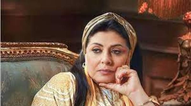 بالصور.. البوستر الرسمي لفيلم ”الملكة” لهالة صدقى