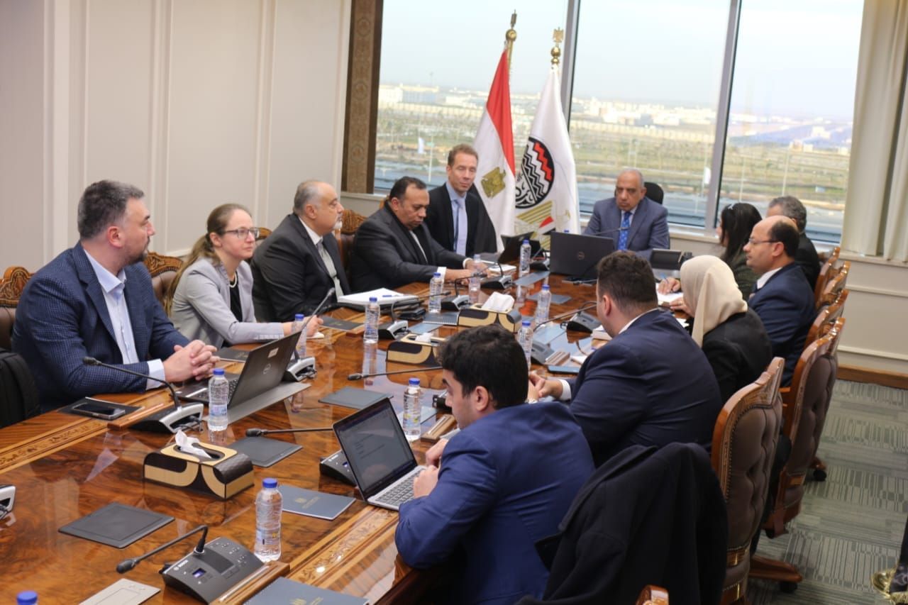 وزير قطاع الأعمال العام يبحث مع وفد البنك الدولي سبل التعاون…