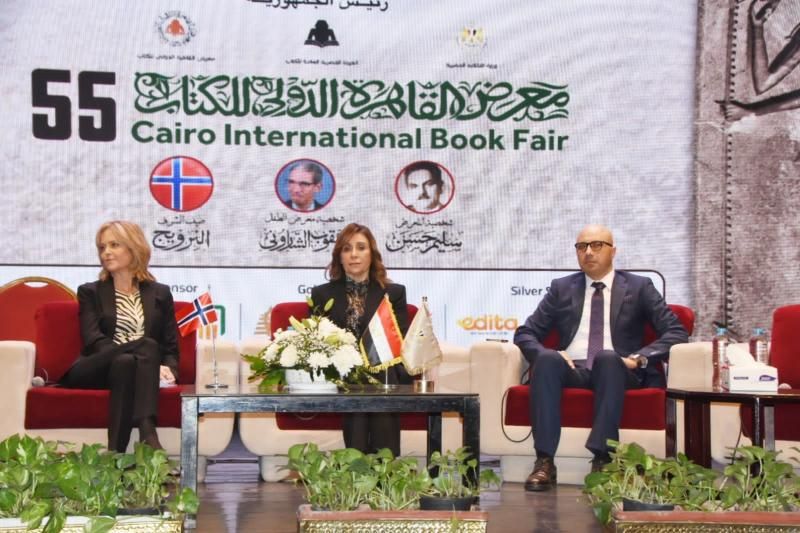 وزيرة الثقافة تُعلن تفاصيل فعاليات الدورة الـ 55 من معرِض القاهرة الدُولي...