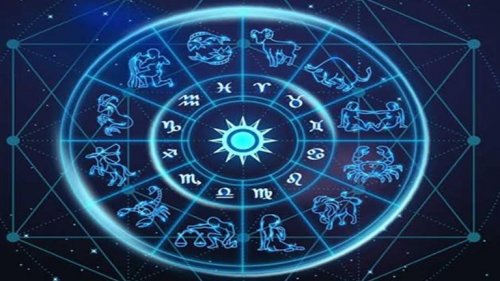 "من الفقر المُدقع إلى قمة الثراء الفاحش... علاء منصور يفجر مفاجأة من العيار الثقيل: أبراج تتوّج كأسياد المال والحب والنجاح لعام "2024