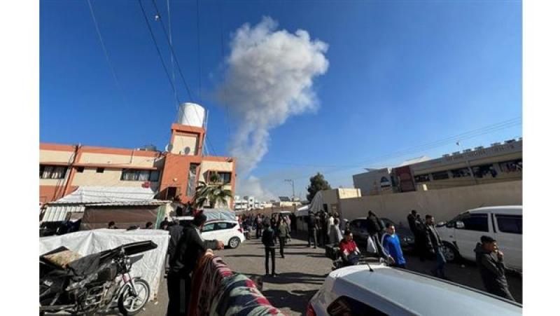 منظمة الإغاثة : الدبابات الإسرائيلية تتمركز في مجمع مستشفيات خان يونس و...