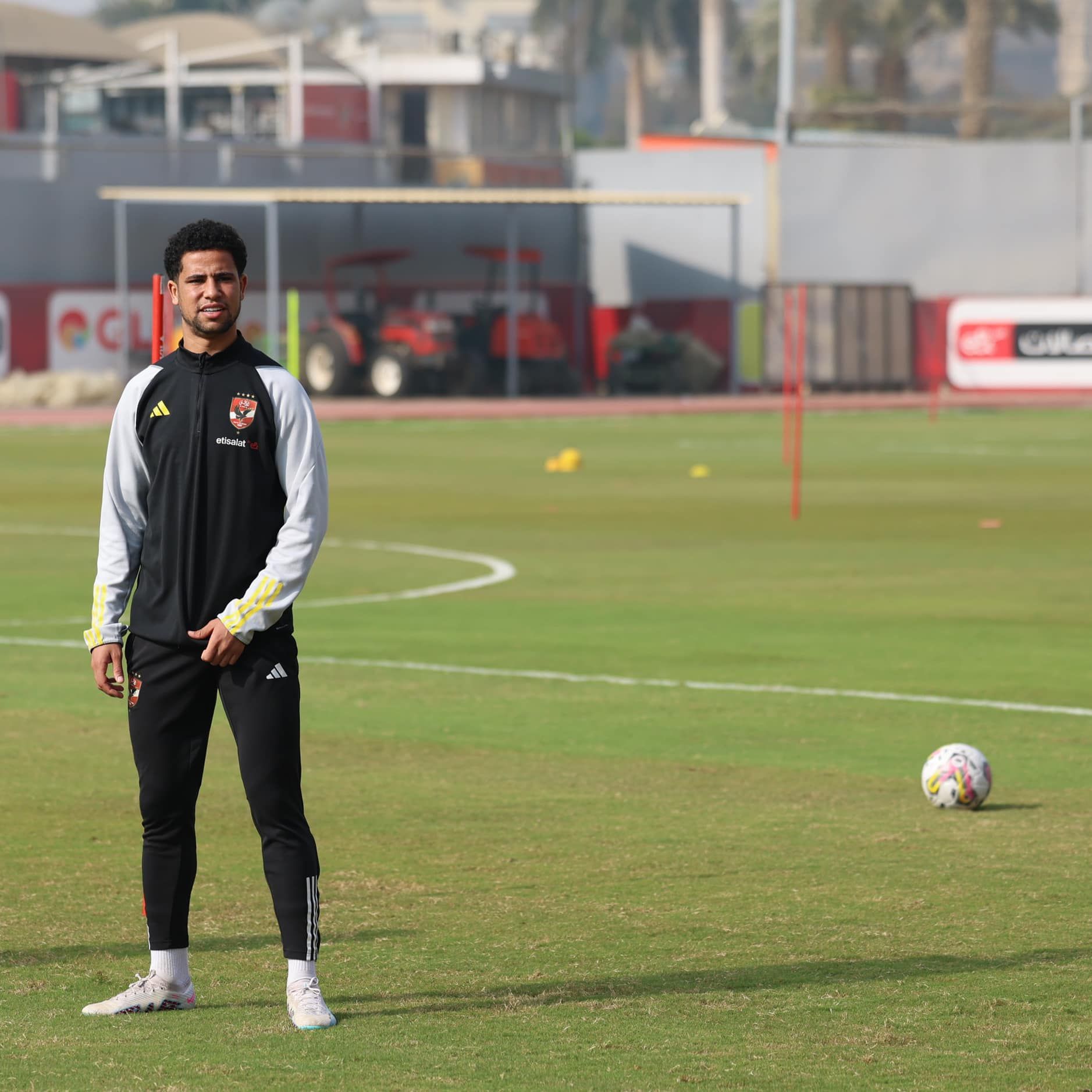 الأهلى يحتفل بمشاركة رضا سليم فى التدريبات الصباحية