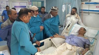 أخبار اليمن : الأمين العام يزور الخضمي للاطمئنان على صحته