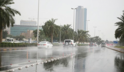 المركز الوطني للأرصاد: أمطار خفيفة إلى غزيرة ورياح شديدة مع تدن في الرؤية