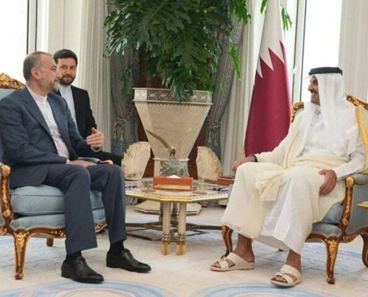 أمير قطر ووزير الخارجية الإيرانى يبحثان تطورات الأوضاع فى غزة