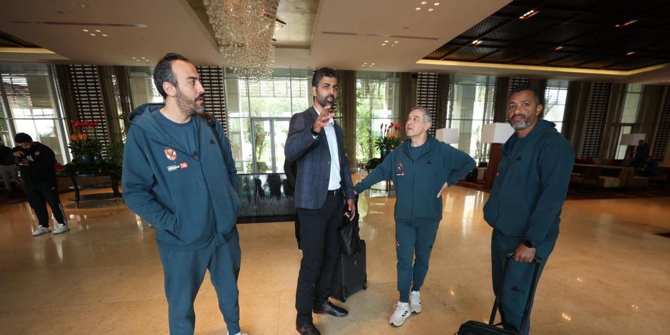 الأهلى ينهى أزمة تعطل الطائرة فى أكرا والبعثة تتحرك إلى كوماسى (صور)