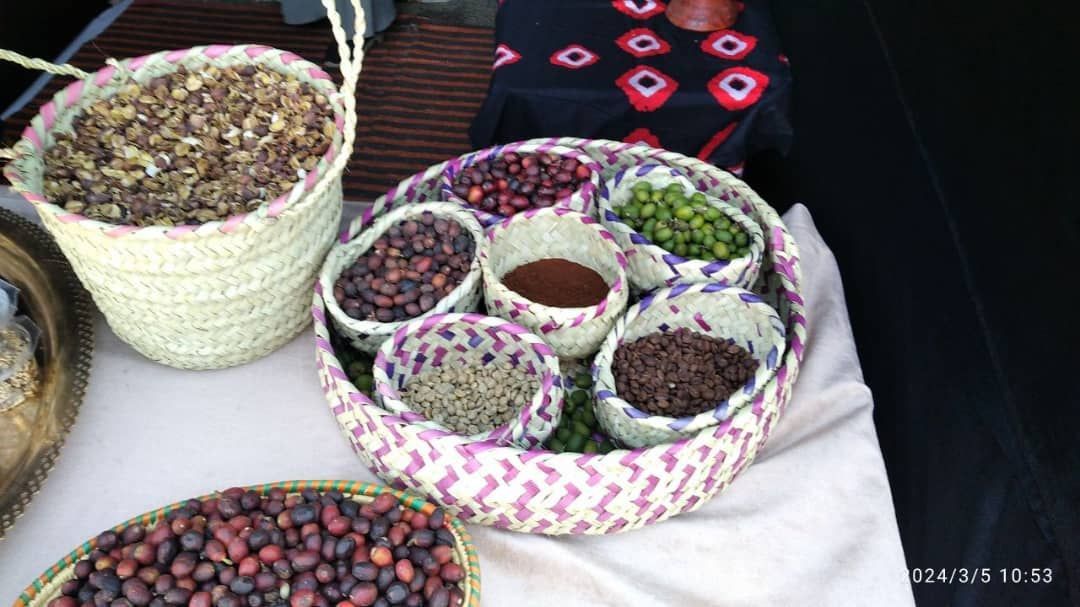 أخبار اليمن : البُنّ اليمني في يومه الوطني.. أجـور شحـن داخليـة مرتفعـة ونكهـات خارجيـة مضروبـة