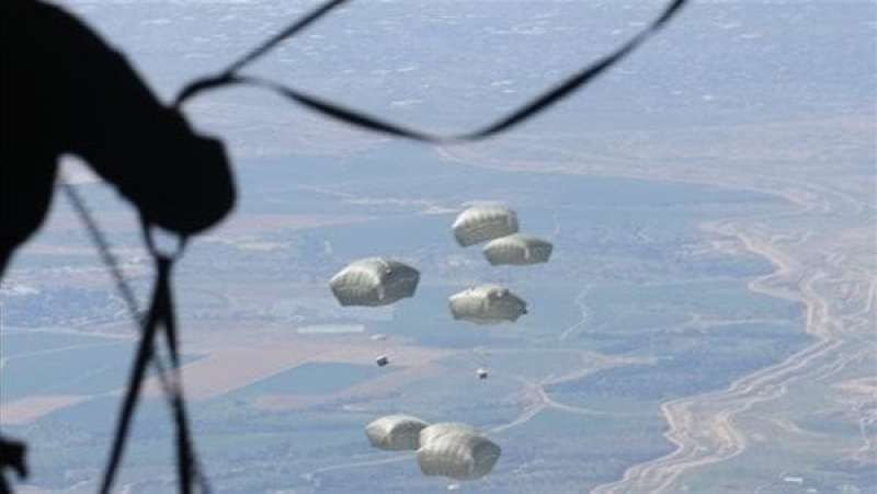 المركزية الأمريكية: الولايات المتحدة والأردن تسقطان مساعدات إضافية إلى غزة