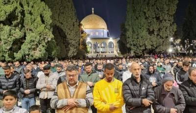 أخبار اليمن : 40 ألفا يؤدون صلاتي العشاء والتراويح بالأقصى