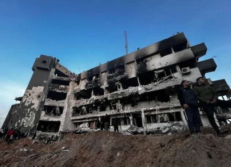 إعلام فلسطيني: خروج مجمع الشفاء في مدينة غزة بالكامل عن الخدمة