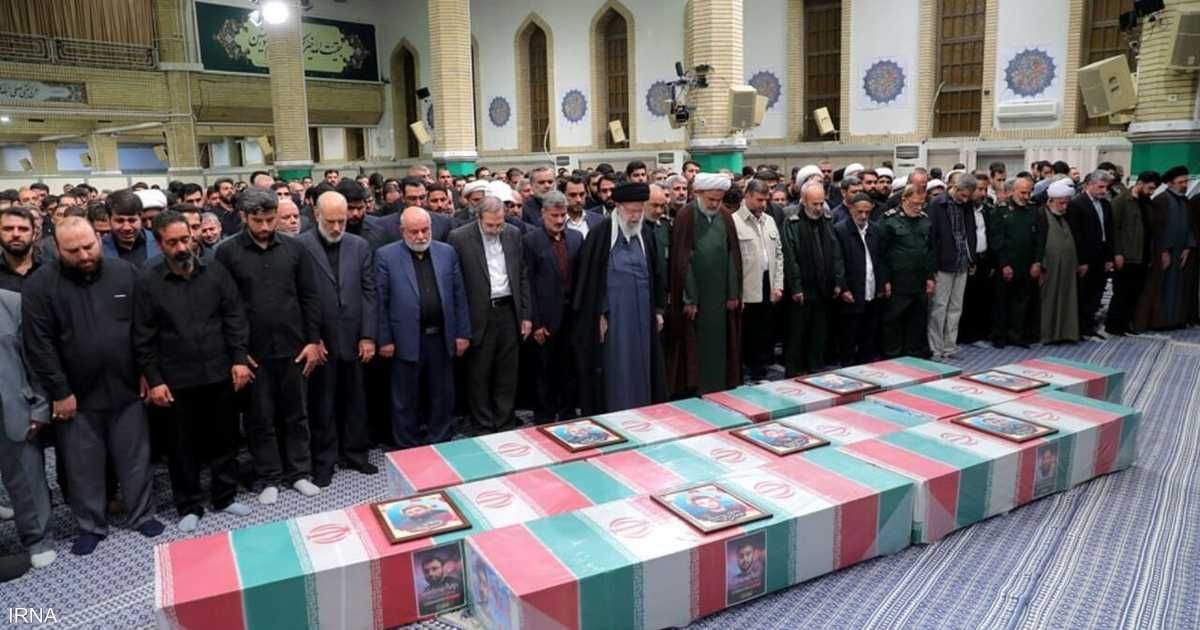 العالم اليوم - مرشد إيران يقيم الصلاة على قتلى الغارة الإسرائيلية