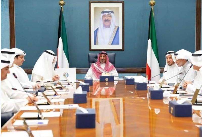 أمير الكويت يصدر أمر أميري بقبول استقالة الحكومة واستمرار الوزراء فى مهامهم