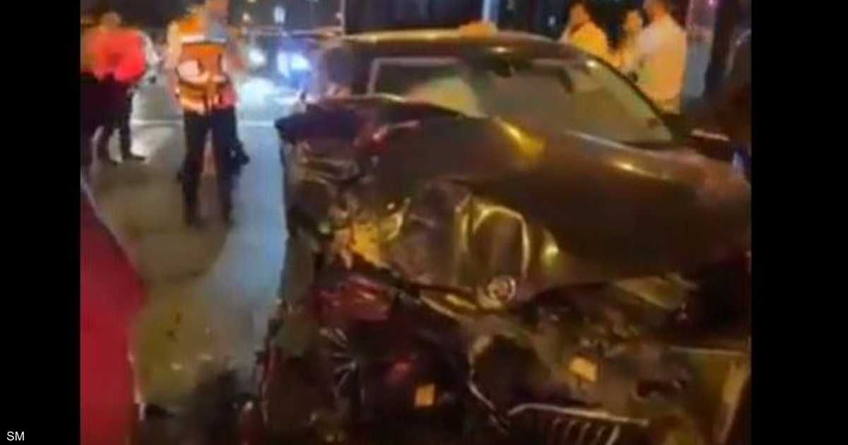 العالم اليوم - فيديو: سيارة وزير إسرائيلي آخر تتعرض لحادث خطير وإصابة والده