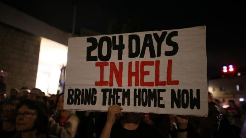 كتائب ”القسام” توجه رسالة ملخصة بصورة إلى أهالي الرهائن الإسرائيليين