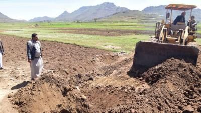 أخبار اليمن : إب.. ردم 21 بئر عشوائية مخالفة في يريم