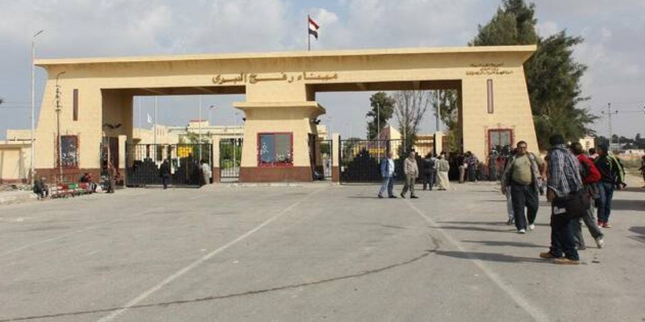 مراسل التليفزيون المصرى: معبر رفح مفتوح دائما ومصر مستمرة فى إرسال المساعدات لغزة