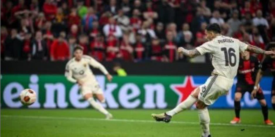 روما يتقدم على باير ليفركوزن بهدف من ركلة جزاء فى شوط أول مثير.. فيديو