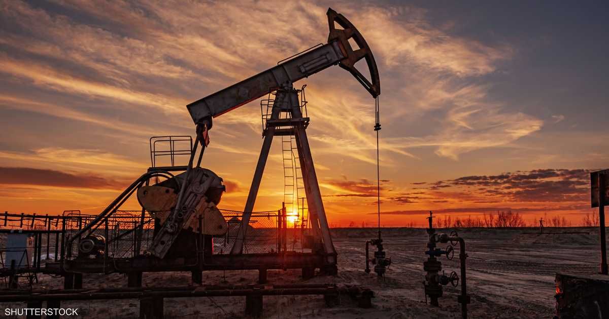 العالم اليوم - النفط يتراجع بفعل انحسار توقعات خفض الفائدة الأميركية
