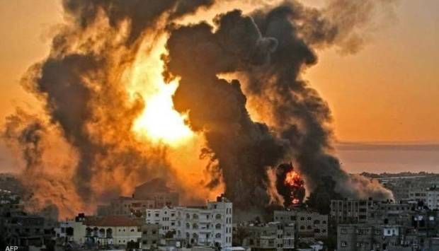 آليات الاحتلال تتقدم نحو حي تل السلطان.. وقصف عنيف في مناطق رفح الفلسطينية