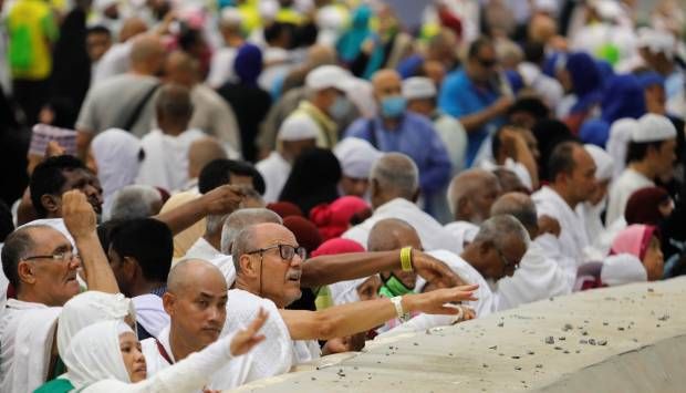 الإفتاء: يجوز للحاج رمي الجمرات أيام التشريق بدءا من نصف الليل والنفر بعده