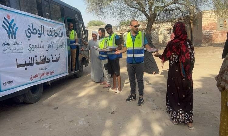 التحالف الوطني يوزع لحوم الأضاحي على المستحقين في عدد من المحافظات