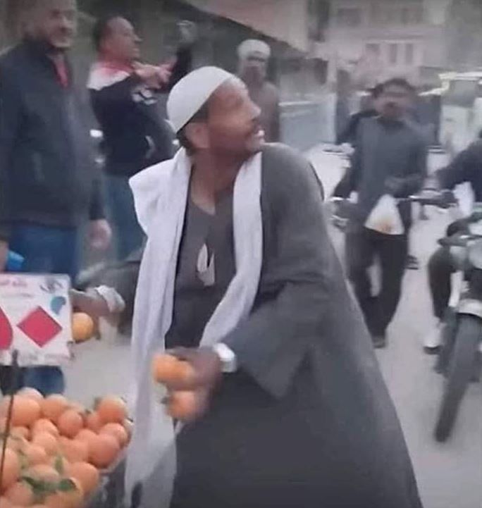 ربـح البيع يا عم ربيع.. رمى البرتقالات فصعد على جبل عرفات