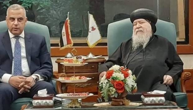 الأنبا باخوم يهنئ محافظ سوهاج بعيد الأضحى