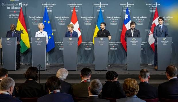 قمة السلام الأوكرانية تؤكد عدم قبول التلويح باستخدام الأسلحة النووية