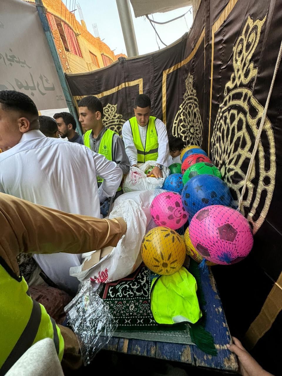 بالألعاب والهدايا.. التحالف الوطني يشارك الأطفال فرحتهم بعيد الأضحى