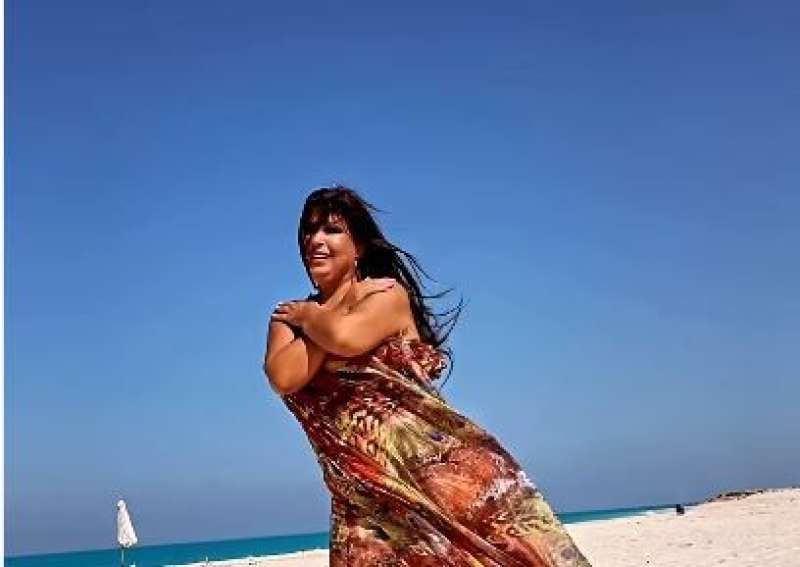 فيفي عبده تهنئ جمهورها بعيد الأضحى