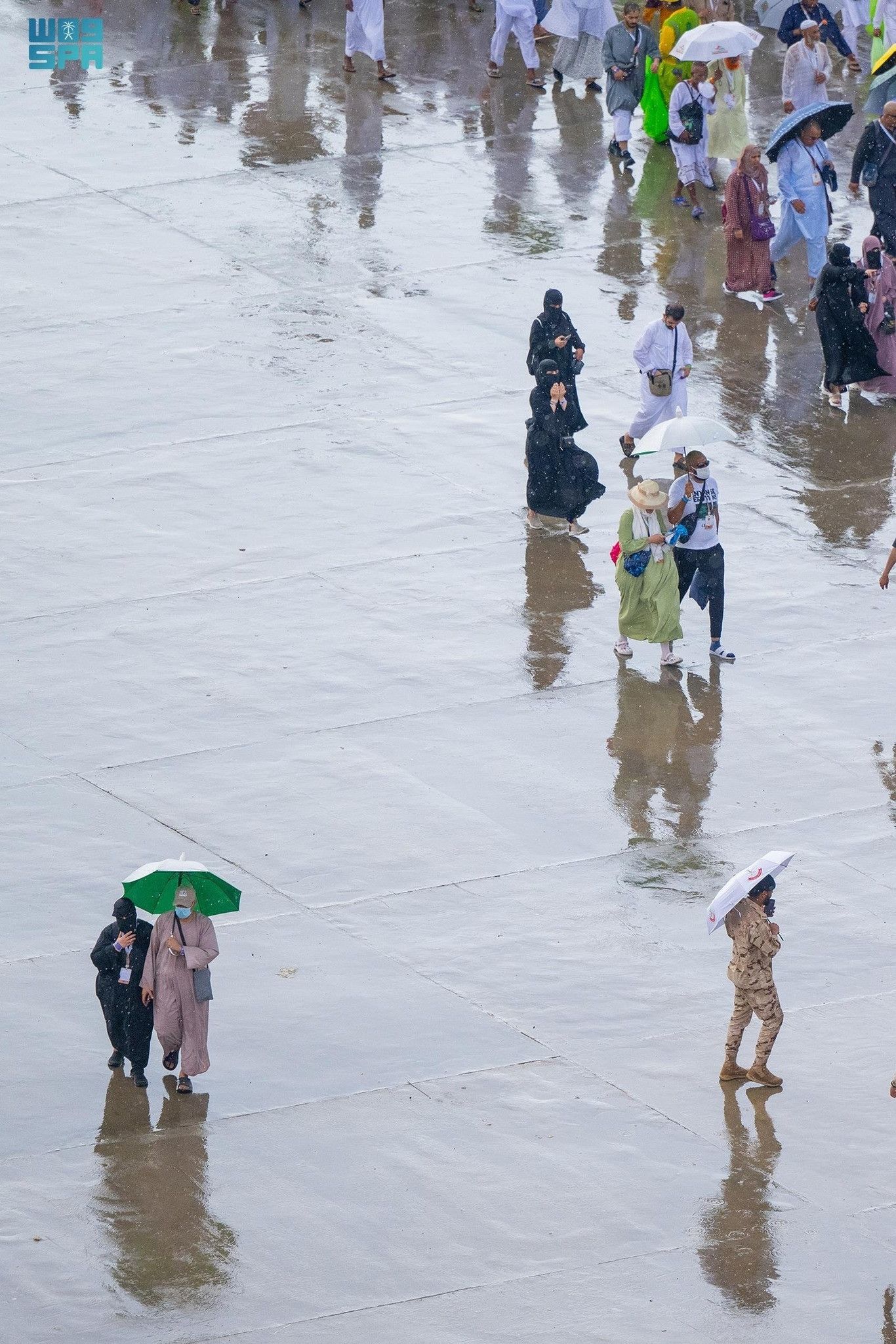 أمطار غزيرة على مشعر منى والحرم المكي (صور)